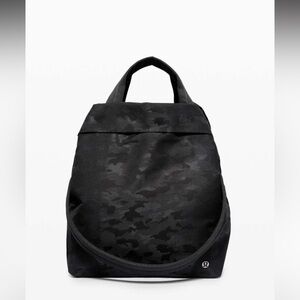 lululemon athletica Black Camo Backpack on my level 19L